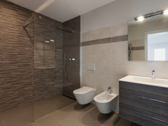 Mobility accessible showers